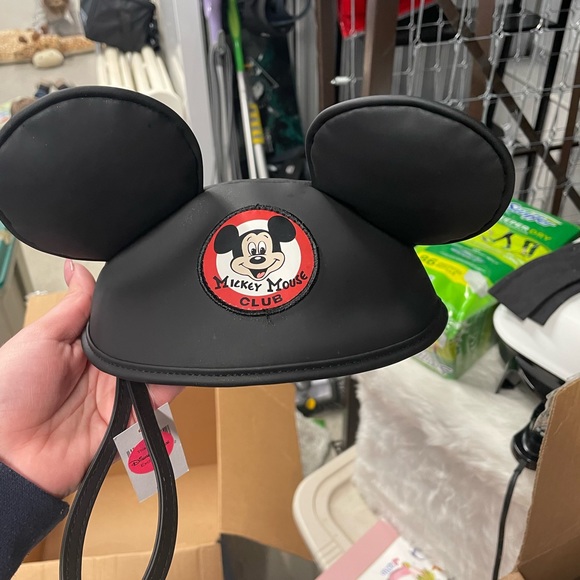A small Disney hat wristlet - Picture 1 of 2